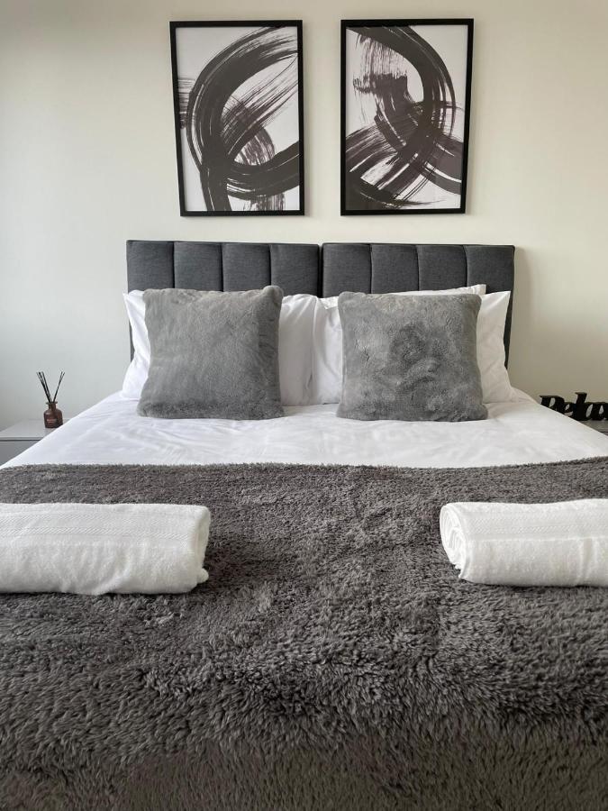 Premier Suite- Bedford City Centre With Free Gym & Parking Eksteriør billede